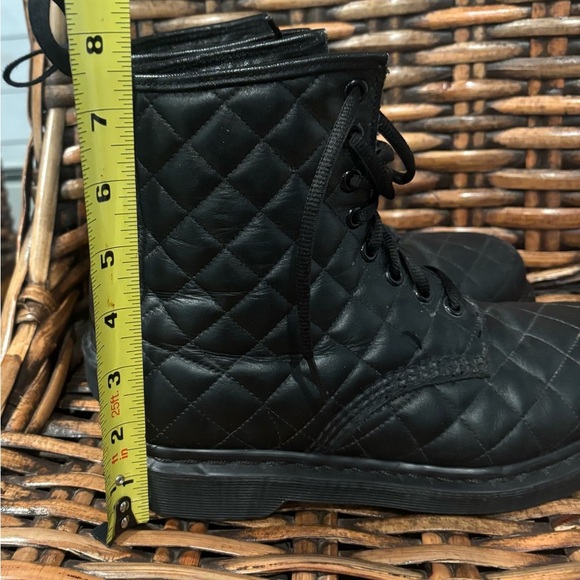 Dr. Martens Coralie quilted black combat boot 7 Great condition! - Picture 13 of 15